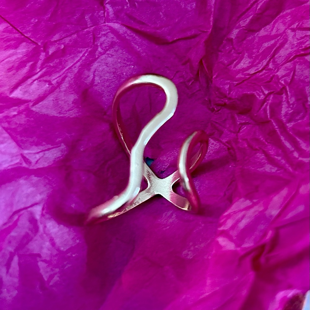 Elegant Open Wave Gold Ring - Gold